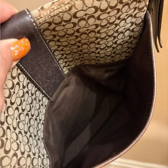 VINTAGE COACH 6376 Soho Brown Signature MonogramLogo Jacquard Shoulder Bag